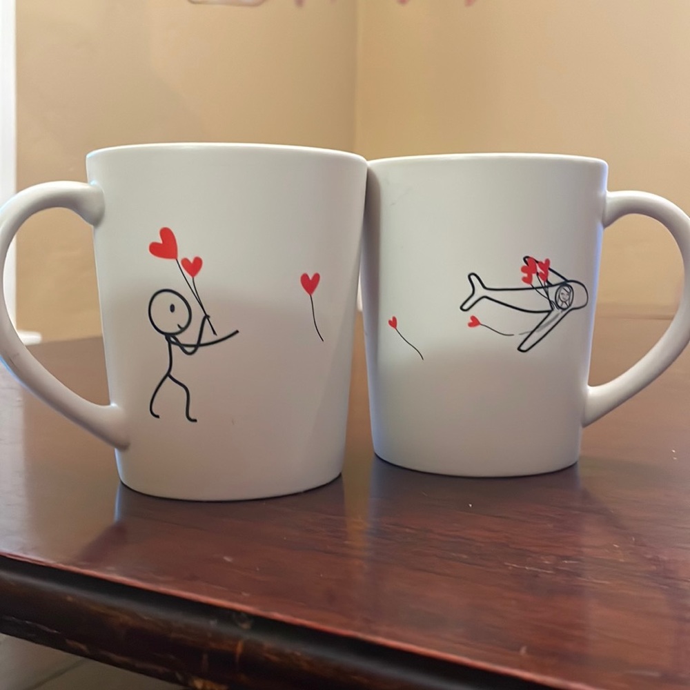 Human Touch Airplane heart mug set